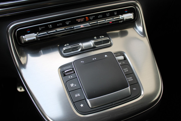 Mercedes-Benz V-Klasse 300d / AMG / Exclusive / 7-Pers / 4-Matic / Luchtv / Elec Stoel / Burmester / Vol Opties / NIEUWSTAAT