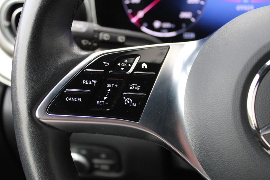 Mercedes-Benz V-Klasse 300d / AMG / Exclusive / 7-Pers / 4-Matic / Luchtv / Elec Stoel / Burmester / Vol Opties / NIEUWSTAAT