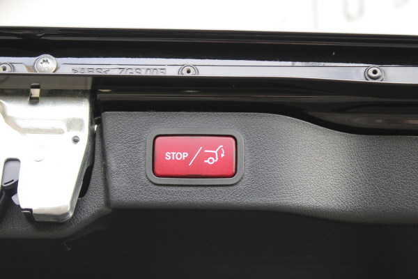 Mercedes-Benz V-Klasse 300d / AMG / Exclusive / 7-Pers / 4-Matic / Luchtv / Elec Stoel / Burmester / Vol Opties / NIEUWSTAAT
