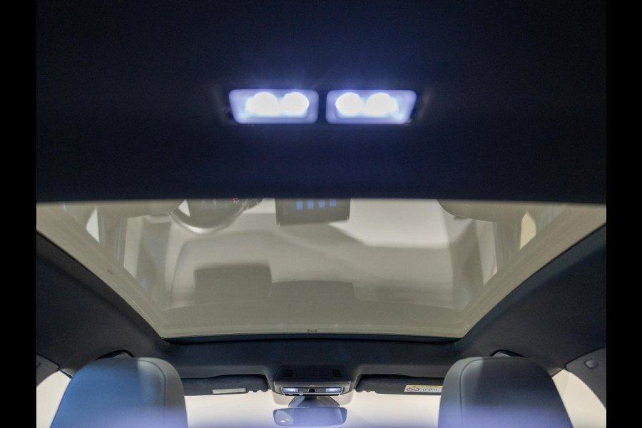 Volkswagen ID.3 First Max 58 kWh SOH 89% / 204pk / Panorama dak / Head-Up display / Stoel en stuur verwarming /