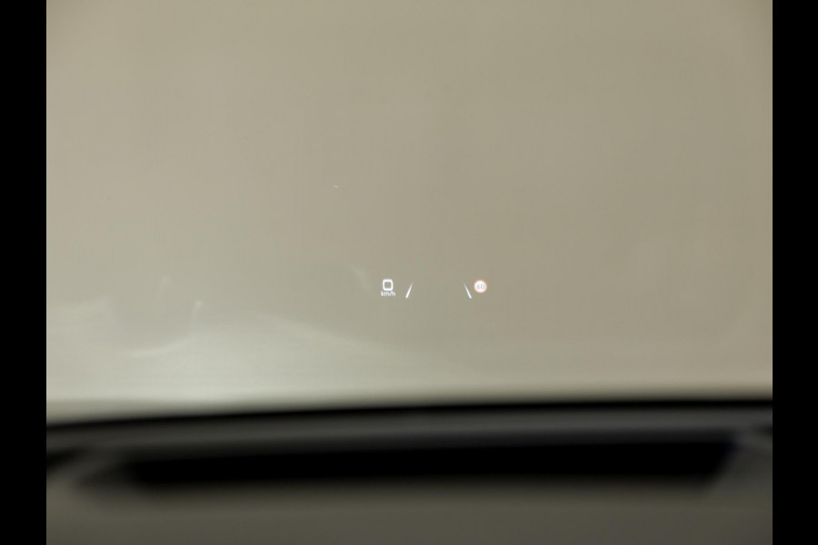 Audi Q4 e-tron 40 S-Line Competition 77 kWh SOH 93% / 204pk / Achteruitrij camera / Ruitjesbekleding / Head-up display /