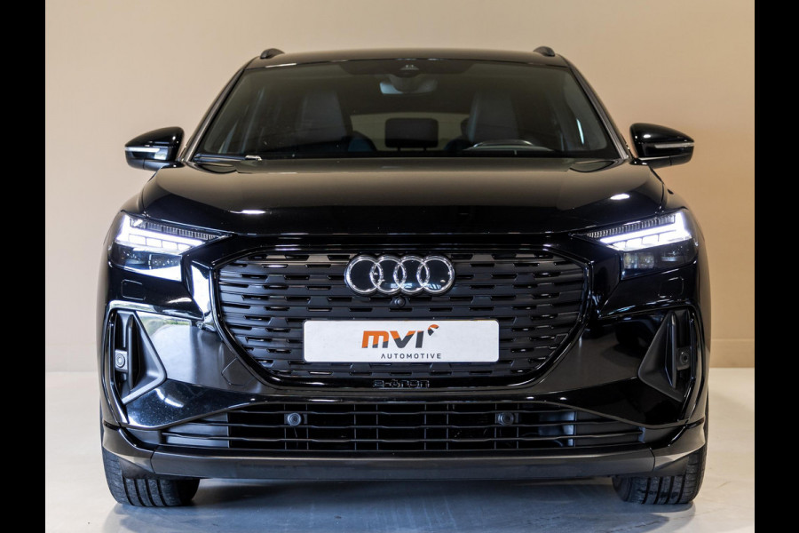 Audi Q4 e-tron 40 S-Line Competition 77 kWh SOH 93% / 204pk / Achteruitrij camera / Ruitjesbekleding / Head-up display /