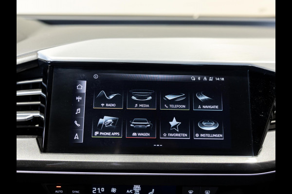 Audi Q4 e-tron 40 S-Line Competition 77 kWh SOH 93% / 204pk / Achteruitrij camera / Ruitjesbekleding / Head-up display /