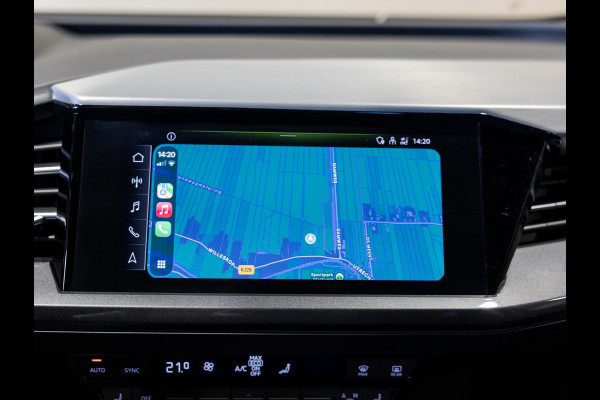 Audi Q4 e-tron 40 S-Line Competition 77 kWh SOH 93% / 204pk / Achteruitrij camera / Ruitjesbekleding / Head-up display /