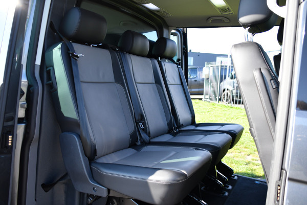 Volkswagen Transporter 2.0 TDI L2H1 30 DC Caravelle FULL OPTIONS! Adaptieve Cruise, Camera, Carplay, 2 x Schuifdeur, Leder, LED, 204pk, Automaat, Clima, Stoelverwarming, Uniek!