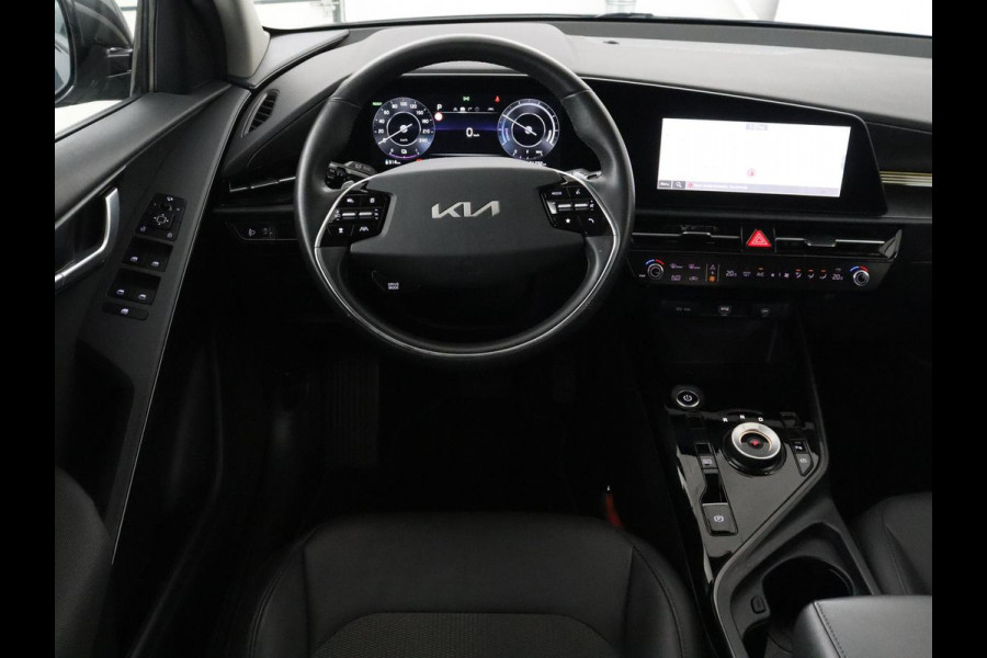 Kia Niro EV DynamicLine 64.8 kWh | SOH 95,4% | Half leder | Adaptive cruise | Trekhaak | Camera | Park assist | Climate control | Carplay | Full LED