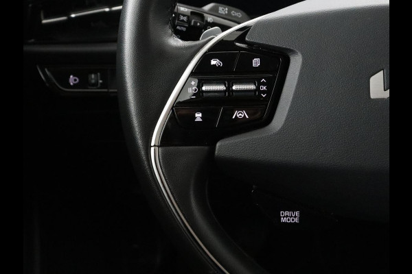 Kia Niro EV DynamicLine 64.8 kWh | SOH 95,4% | Half leder | Adaptive cruise | Trekhaak | Camera | Park assist | Climate control | Carplay | Full LED
