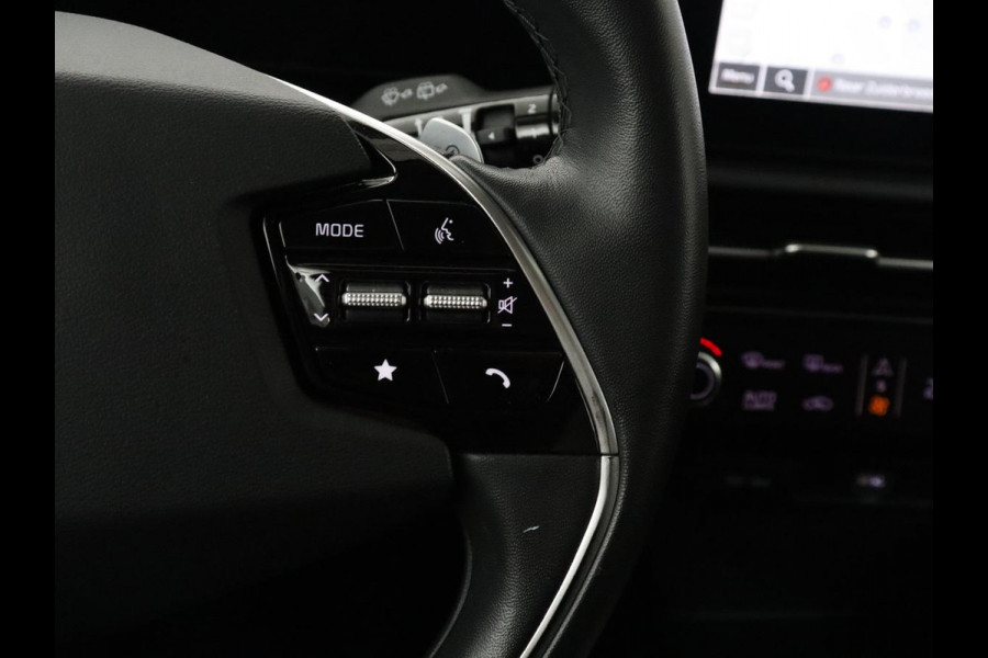 Kia Niro EV DynamicLine 64.8 kWh | SOH 95,4% | Half leder | Adaptive cruise | Trekhaak | Camera | Park assist | Climate control | Carplay | Full LED