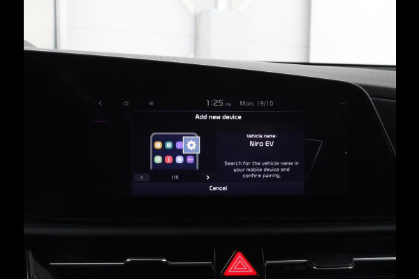 Kia Niro EV DynamicLine 64.8 kWh | SOH 95,4% | Half leder | Adaptive cruise | Trekhaak | Camera | Park assist | Climate control | Carplay | Full LED