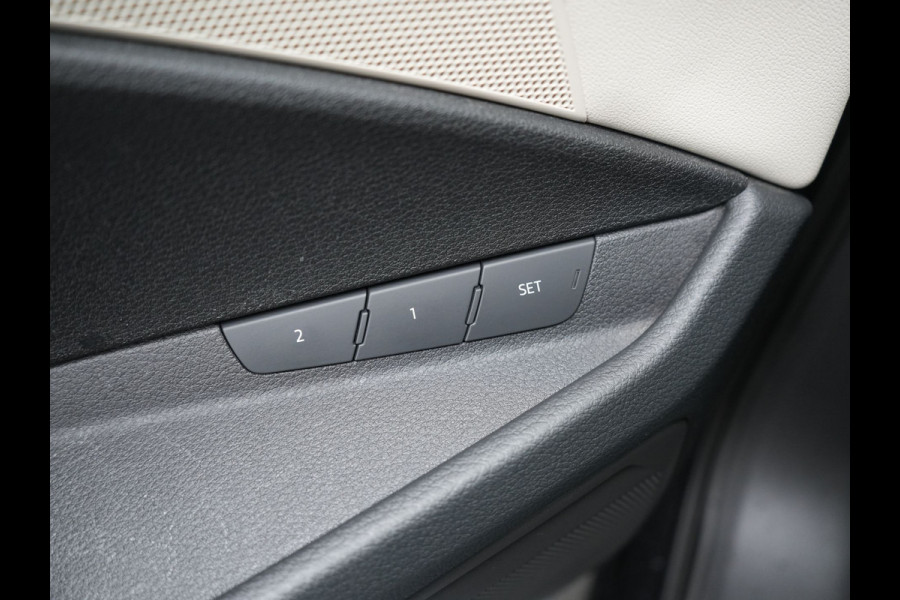 Audi Q8 e-tron 55 quattro S Line 114 kWh Dealer O.H | Trekhaak Afn. | Adaptive Cruise | Matrix LED | Head Up | 360 Camera | Lederen Sportstoelen Memory & Ventilatie | Stuur & Stoelverwarming | Navigatie | Virtual | DAB | 21"L.M |