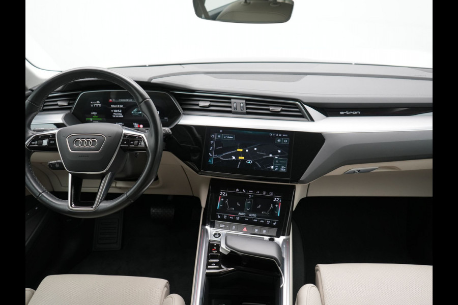 Audi Q8 e-tron 55 quattro S Line 114 kWh Dealer O.H | Trekhaak Afn. | Adaptive Cruise | Matrix LED | Head Up | 360 Camera | Lederen Sportstoelen Memory & Ventilatie | Stuur & Stoelverwarming | Navigatie | Virtual | DAB | 21"L.M |