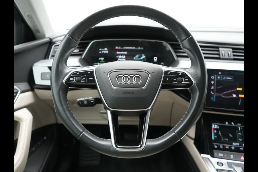 Audi Q8 e-tron 55 quattro S Line 114 kWh Dealer O.H | Trekhaak Afn. | Adaptive Cruise | Matrix LED | Head Up | 360 Camera | Lederen Sportstoelen Memory & Ventilatie | Stuur & Stoelverwarming | Navigatie | Virtual | DAB | 21"L.M |