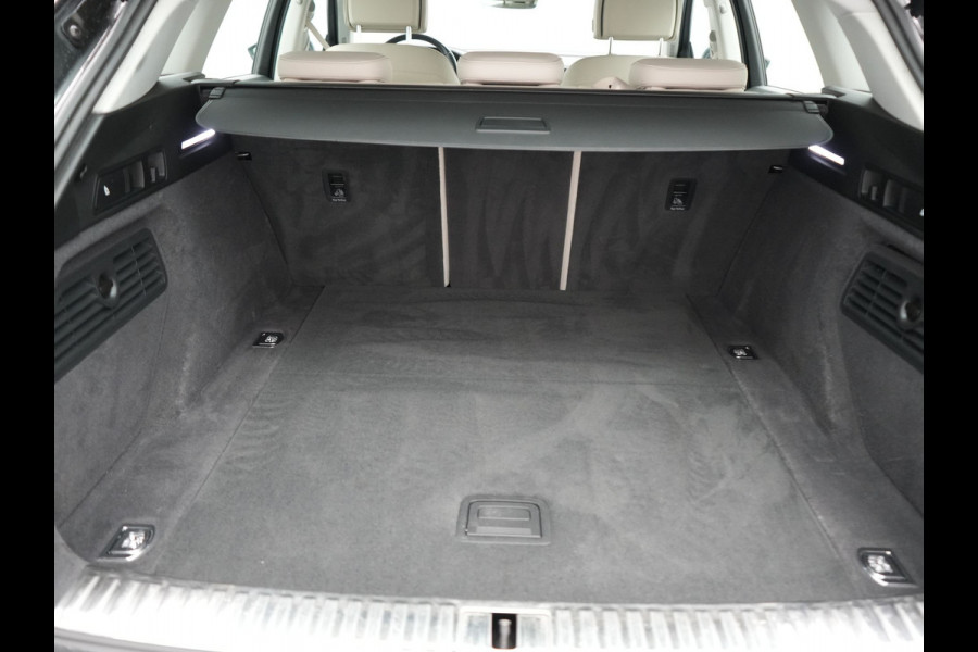 Audi Q8 e-tron 55 quattro S Line 114 kWh Dealer O.H | Trekhaak Afn. | Adaptive Cruise | Matrix LED | Head Up | 360 Camera | Lederen Sportstoelen Memory & Ventilatie | Stuur & Stoelverwarming | Navigatie | Virtual | DAB | 21"L.M |