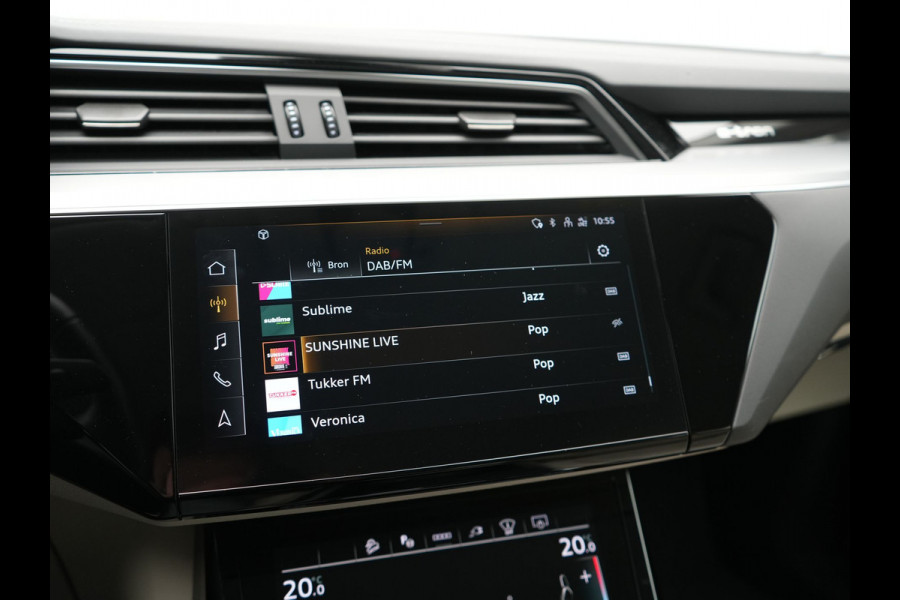 Audi Q8 e-tron 55 quattro S Line 114 kWh Dealer O.H | Trekhaak Afn. | Adaptive Cruise | Matrix LED | Head Up | 360 Camera | Lederen Sportstoelen Memory & Ventilatie | Stuur & Stoelverwarming | Navigatie | Virtual | DAB | 21"L.M |