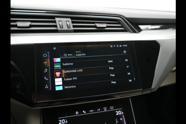 Audi Q8 e-tron 55 quattro S Line 114 kWh Dealer O.H | Trekhaak Afn. | Adaptive Cruise | Matrix LED | Head Up | 360 Camera | Lederen Sportstoelen Memory & Ventilatie | Stuur & Stoelverwarming | Navigatie | Virtual | DAB | 21"L.M |