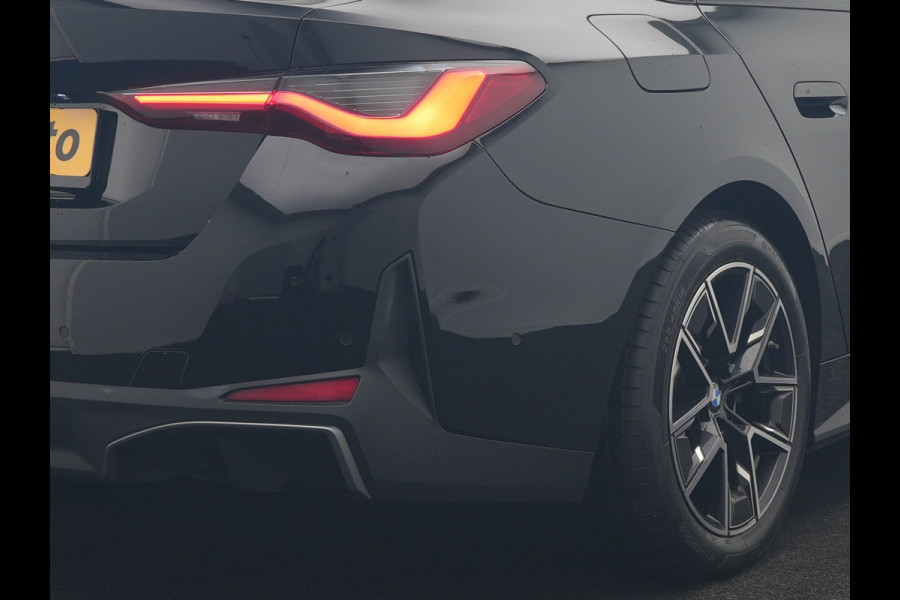 BMW i4 eDrive 35 70 kWh 286pk Dealer O.H | SOH 96,3% | Adaptive Cruise | Camera | Lederen Sportstoelen Verwarmd | Apple Carplay | Keyless | Navigatie | Virtual | DAB | 18"L.M |