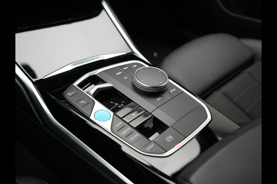 BMW i4 eDrive 35 70 kWh 286pk Dealer O.H | SOH 96,3% | Adaptive Cruise | Camera | Lederen Sportstoelen Verwarmd | Apple Carplay | Keyless | Navigatie | Virtual | DAB | 18"L.M |