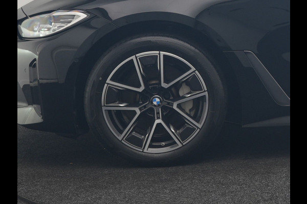 BMW i4 eDrive 35 70 kWh 286pk Dealer O.H | SOH 96,3% | Adaptive Cruise | Camera | Lederen Sportstoelen Verwarmd | Apple Carplay | Keyless | Navigatie | Virtual | DAB | 18"L.M |