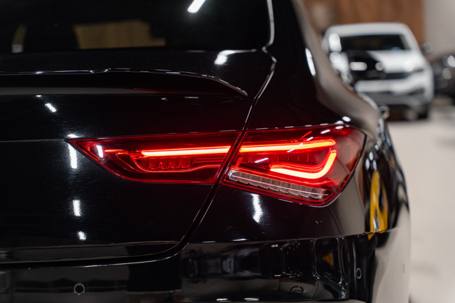 Mercedes-Benz CLA-Klasse CLA 180 AMG Line, Pano, Digi Dash, Voll Led, Apple Carplay, Android Auto, NAP, Cam, Volledig Onderhouden