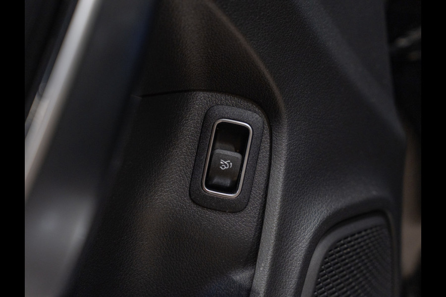 Mercedes-Benz CLA-Klasse CLA 180 AMG Line, Pano, Digi Dash, Voll Led, Apple Carplay, Android Auto, NAP, Cam, Volledig Onderhouden