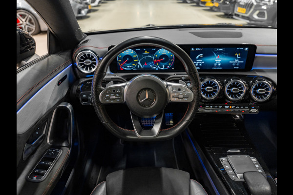 Mercedes-Benz CLA-Klasse CLA 180 AMG Line, Pano, Digi Dash, Voll Led, Apple Carplay, Android Auto, NAP, Cam, Volledig Onderhouden
