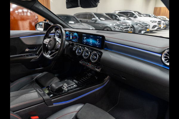 Mercedes-Benz CLA-Klasse CLA 180 AMG Line, Pano, Digi Dash, Voll Led, Apple Carplay, Android Auto, NAP, Cam, Volledig Onderhouden