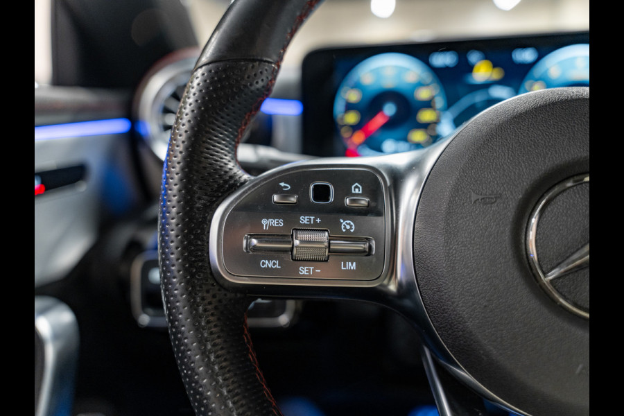 Mercedes-Benz CLA-Klasse CLA 180 AMG Line, Pano, Digi Dash, Voll Led, Apple Carplay, Android Auto, NAP, Cam, Volledig Onderhouden