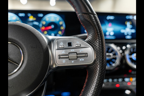 Mercedes-Benz CLA-Klasse CLA 180 AMG Line, Pano, Digi Dash, Voll Led, Apple Carplay, Android Auto, NAP, Cam, Volledig Onderhouden