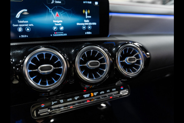 Mercedes-Benz CLA-Klasse CLA 180 AMG Line, Pano, Digi Dash, Voll Led, Apple Carplay, Android Auto, NAP, Cam, Volledig Onderhouden