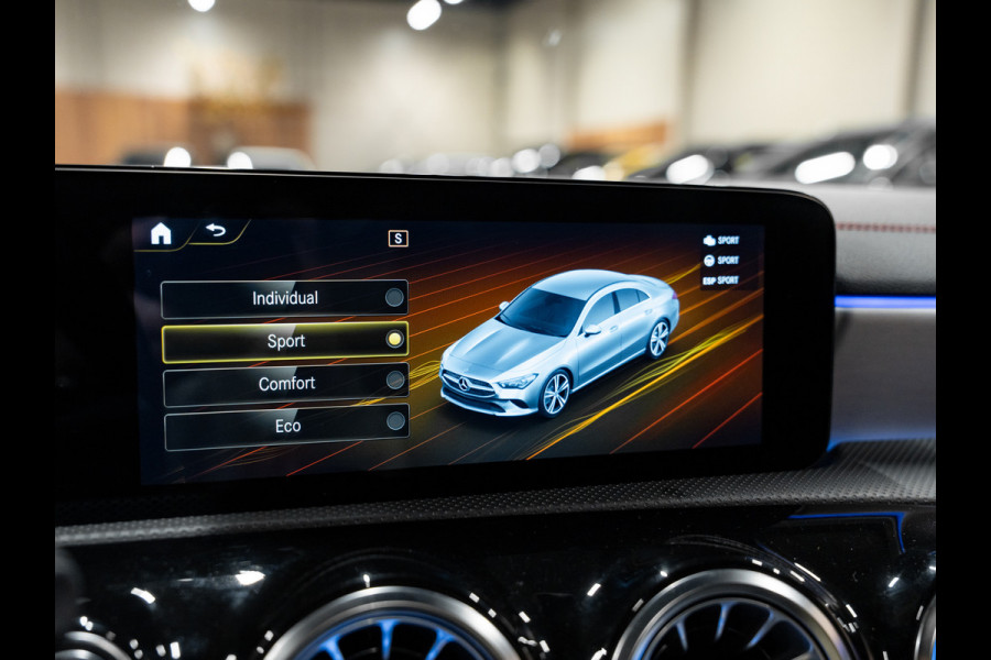 Mercedes-Benz CLA-Klasse CLA 180 AMG Line, Pano, Digi Dash, Voll Led, Apple Carplay, Android Auto, NAP, Cam, Volledig Onderhouden