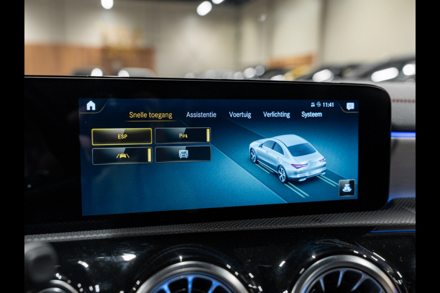 Mercedes-Benz CLA-Klasse CLA 180 AMG Line, Pano, Digi Dash, Voll Led, Apple Carplay, Android Auto, NAP, Cam, Volledig Onderhouden