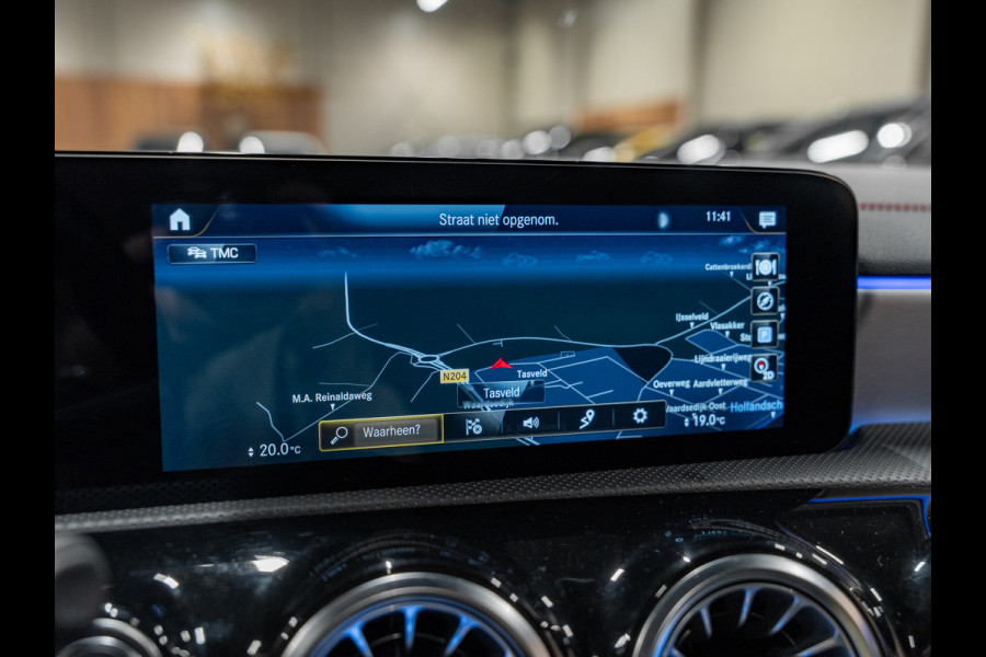 Mercedes-Benz CLA-Klasse CLA 180 AMG Line, Pano, Digi Dash, Voll Led, Apple Carplay, Android Auto, NAP, Cam, Volledig Onderhouden
