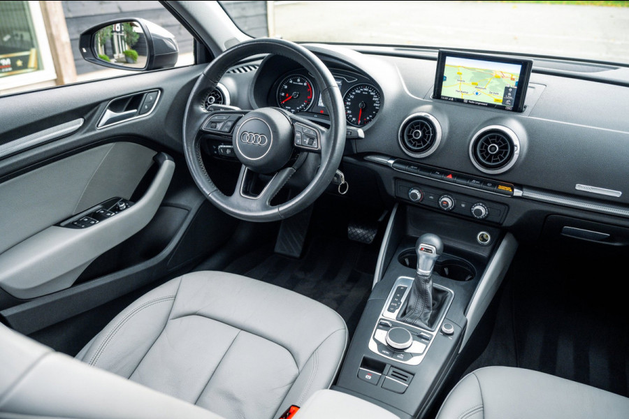 Audi A3 Sportback 35 TFSI Design Pro Line Automaat I Panoramadak I Leder I Adaptieve Cruise I Nanogrijs Metallic I 17 Inch I NAP