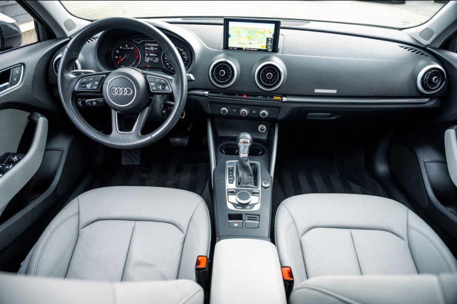 Audi A3 Sportback 35 TFSI Design Pro Line Automaat I Panoramadak I Leder I Adaptieve Cruise I Nanogrijs Metallic I 17 Inch I NAP