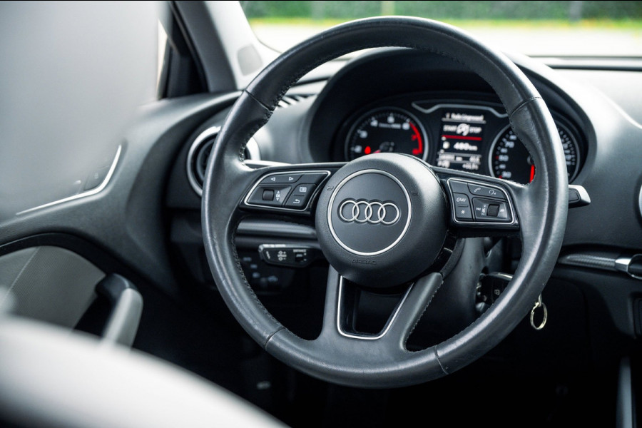 Audi A3 Sportback 35 TFSI Design Pro Line Automaat I Panoramadak I Leder I Adaptieve Cruise I Nanogrijs Metallic I 17 Inch I NAP