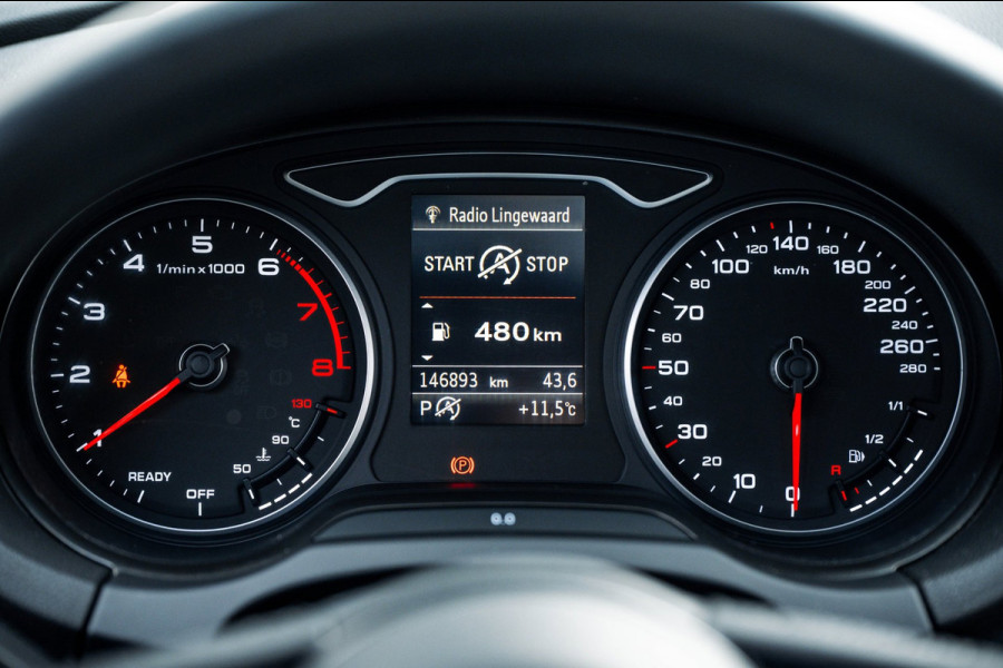 Audi A3 Sportback 35 TFSI Design Pro Line Automaat I Panoramadak I Leder I Adaptieve Cruise I Nanogrijs Metallic I 17 Inch I NAP