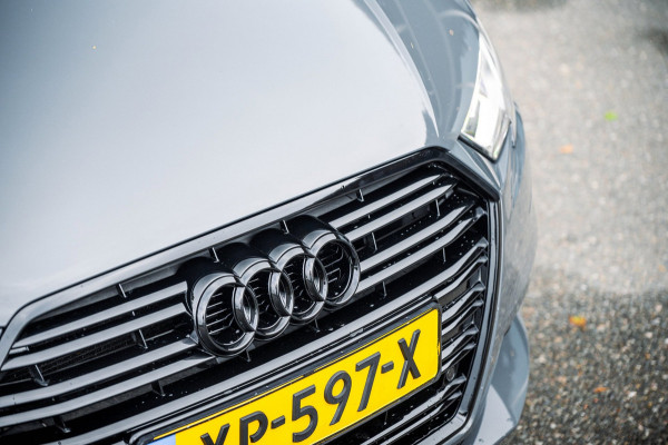Audi A3 Sportback 35 TFSI Design Pro Line Automaat I Panoramadak I Leder I Adaptieve Cruise I Nanogrijs Metallic I 17 Inch I NAP