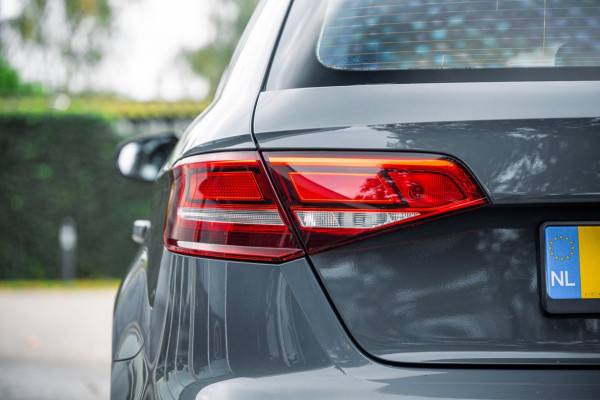 Audi A3 Sportback 35 TFSI Design Pro Line Automaat I Panoramadak I Leder I Adaptieve Cruise I Nanogrijs Metallic I 17 Inch I NAP