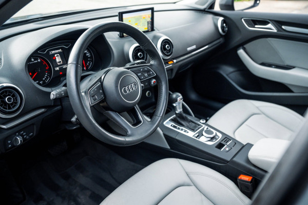 Audi A3 Sportback 35 TFSI Design Pro Line Automaat I Panoramadak I Leder I Adaptieve Cruise I Nanogrijs Metallic I 17 Inch I NAP