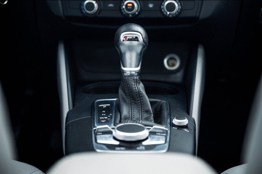 Audi A3 Sportback 35 TFSI Design Pro Line Automaat I Panoramadak I Leder I Adaptieve Cruise I Nanogrijs Metallic I 17 Inch I NAP