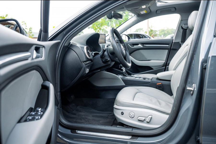 Audi A3 Sportback 35 TFSI Design Pro Line Automaat I Panoramadak I Leder I Adaptieve Cruise I Nanogrijs Metallic I 17 Inch I NAP