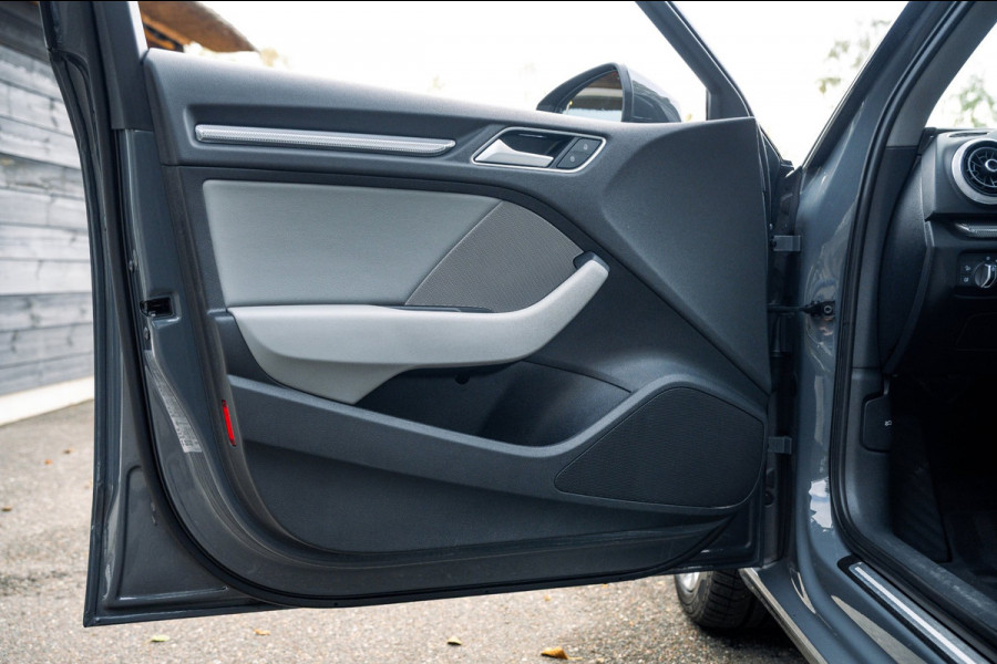 Audi A3 Sportback 35 TFSI Design Pro Line Automaat I Panoramadak I Leder I Adaptieve Cruise I Nanogrijs Metallic I 17 Inch I NAP