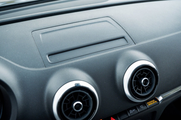 Audi A3 Sportback 35 TFSI Design Pro Line Automaat I Panoramadak I Leder I Adaptieve Cruise I Nanogrijs Metallic I 17 Inch I NAP