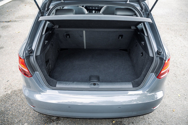 Audi A3 Sportback 35 TFSI Design Pro Line Automaat I Panoramadak I Leder I Adaptieve Cruise I Nanogrijs Metallic I 17 Inch I NAP
