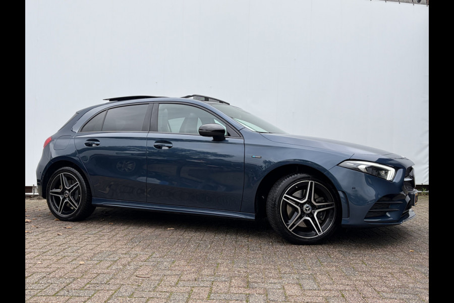 Mercedes-Benz A-Klasse 250 e Business AMG Pano Burmester Adap.Cruise Stoelverw Camera VOL!