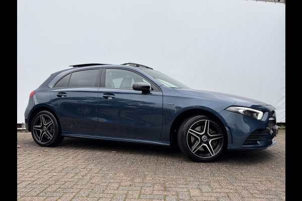 Mercedes-Benz A-Klasse 250 e Business AMG Pano Burmester Adap.Cruise Stoelverw Camera VOL!