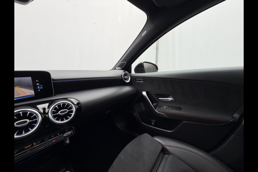 Mercedes-Benz A-Klasse 250 e Business AMG Pano Burmester Adap.Cruise Stoelverw Camera VOL!