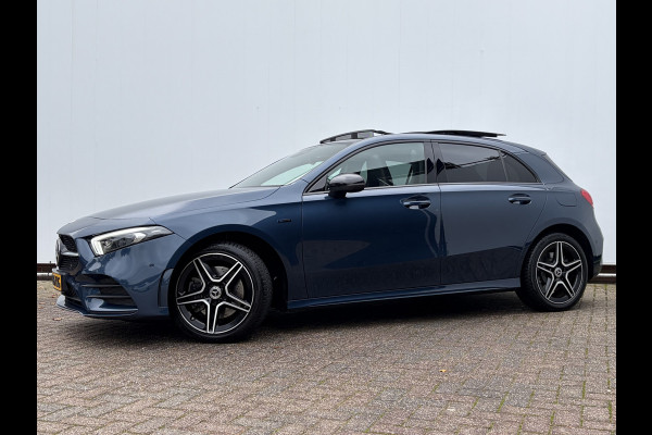 Mercedes-Benz A-Klasse 250 e Business AMG Pano Burmester Adap.Cruise Stoelverw Camera VOL!