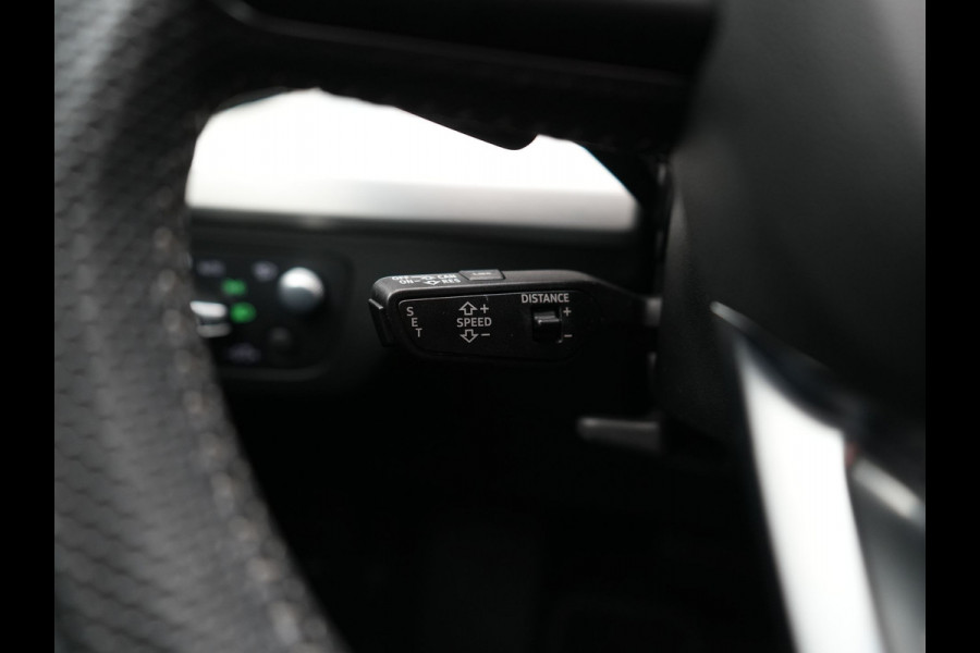 Audi Q5 55 TFSI e Quattro 2x S Line PHEV 367pk Dealer O.H. | SOH 84,8% | Trekhaak Af Fabriek | Luchtvering | Adaptive Cruise | 360 Camera | Head Up | Matrix LED | Alcantara Sportstoelen Memory & Verwarmd | Stuur Verwarmd | Keyless | BLIS | Apple Carp Plug In Hybrid |