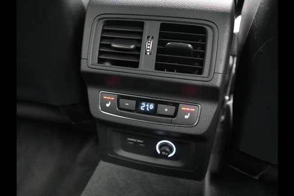 Audi Q5 55 TFSI e Quattro 2x S Line PHEV 367pk Dealer O.H. | SOH 84,8% | Trekhaak Af Fabriek | Luchtvering | Adaptive Cruise | 360 Camera | Head Up | Matrix LED | Alcantara Sportstoelen Memory & Verwarmd | Stuur Verwarmd | Keyless | BLIS | Apple Carp Plug In Hybrid |